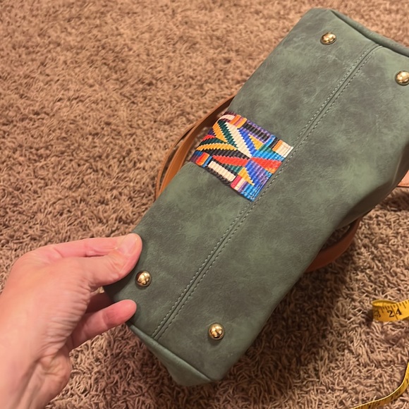 NWOT Green handbag with long removable colorful strap - Picture 6 of 7